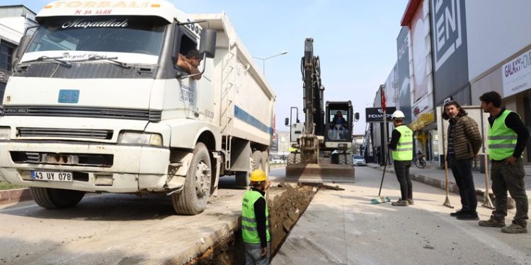 Bursa İnegöl’de içme suyu hattı çalışması