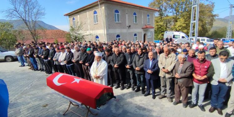 Maden şehidi Yasin Çelik toprağa verildi