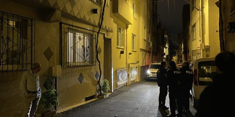 Bursa’da terastan düştüğü iddia edilen kadın yaralandı