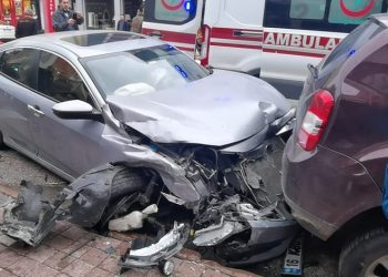 Bursa’da sara nöbeti geçiren sürücü 6 araca çarptı