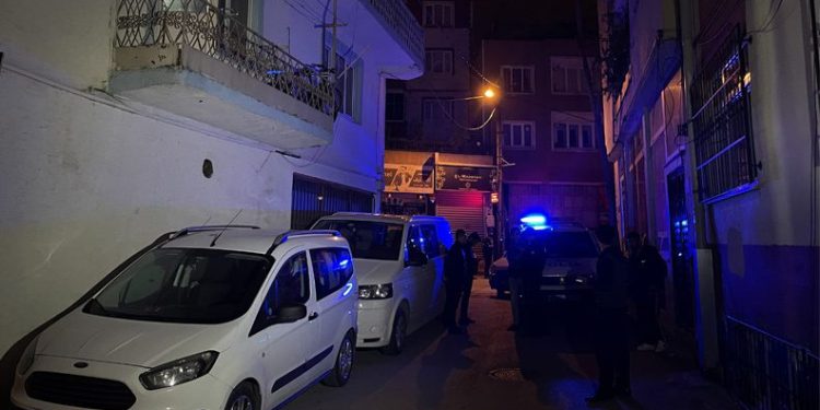 Bursa’da balkonda gördüğü kişiye ateş açtı