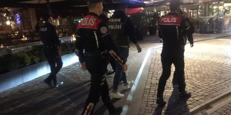 Sarıyer’de yabancı uyruklu şahıs denetimi