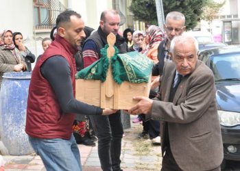 Bursa’da evde ölü bulunan çocuk defnedildi