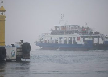 Çanakkale Boğazı transit gemi geçişlerine kapatıldı