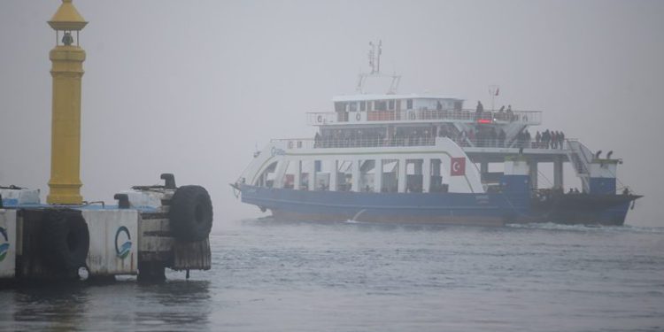 Çanakkale Boğazı transit gemi geçişlerine kapatıldı