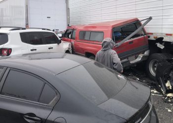 ABD’de 60 araç birbirine girdi