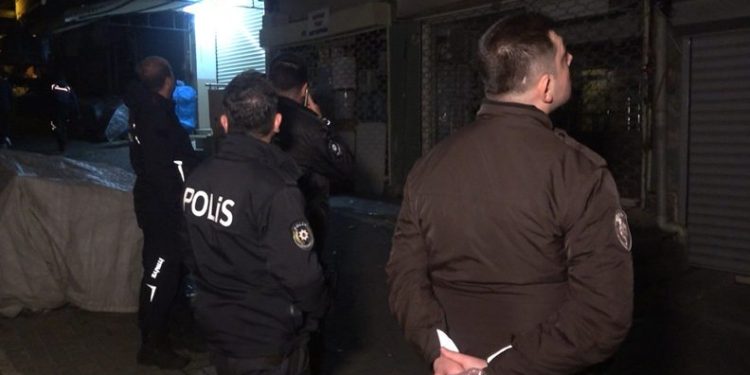 Bursa’da iş yerinde uyuyakalınca ekiplerden yardım istedi