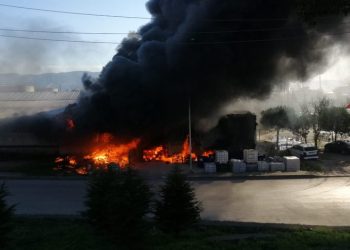 Kocaeli’de petrol firmasında yangın