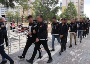 Diyarbakır’da eş zamanlı uyuşturucu operasyonu