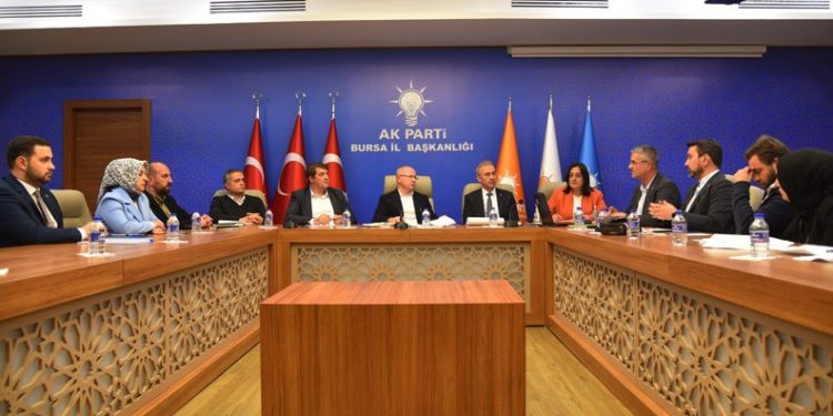 Başkan Gürkan ilçe toplantılarını sürdürdü