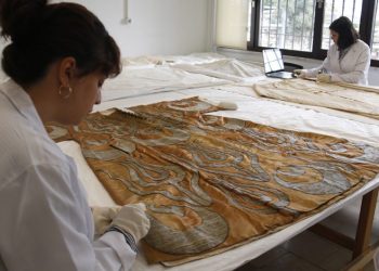 Padişahların özel kaftanları restore ediliyor