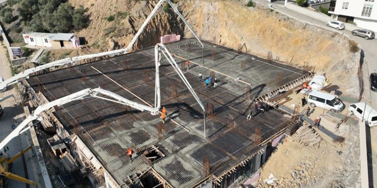 Mudanya’da kapalı pazar yerinde çalışmalar sürüyor