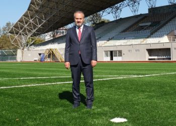 Bursa Büyükşehir futbol sahalarını yeniliyor