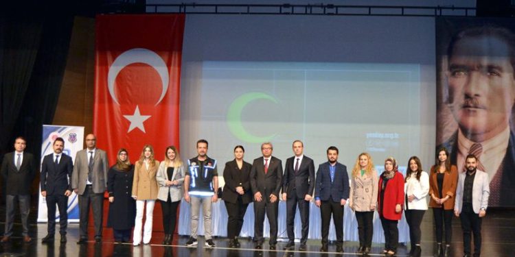 Bursalı muhtarlar, uyuşturucu konusunda bilgilendirildi