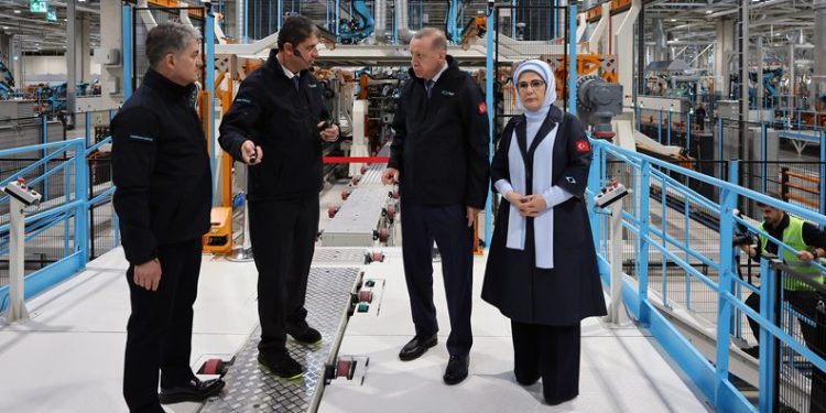 Erdoğan, Togg Gemlik Kampüsü’nü gezdi