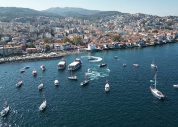 Bursa’da Cumhuriyet coşkusu denize taştı