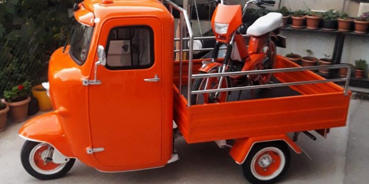 Bursa’da 50 yıllık araçları ilk günkü ihtişamıyla yeniliyor