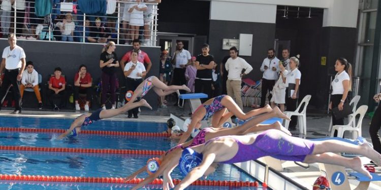 Nilüfer Belediyesporlu yüzücüler şampiyon oldu