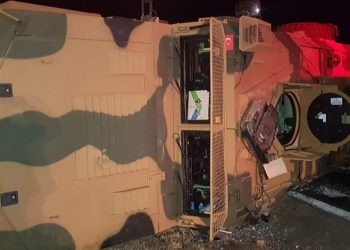 Askeri araç devrildi: 7 yaralı