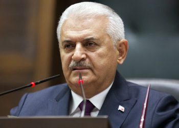 Binali Yıldırım trafik kazası geçirdi