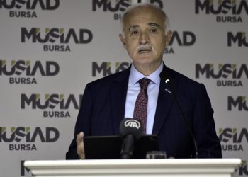 DEİK Başkanı Bursa’da konferansta konuştu