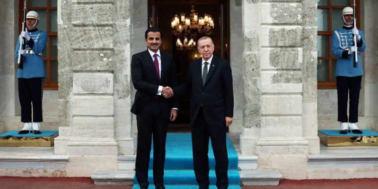 Cumhurbaşkanı Erdoğan, Katar Emiri ile görüştü