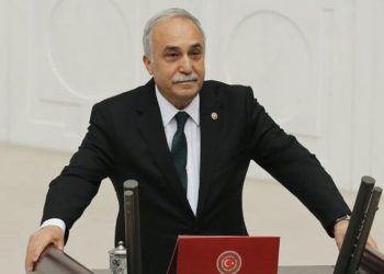 Milletvekilliği ve AK Parti’den istifa etti