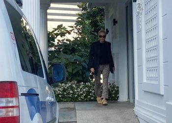 Şarkıcı Gülşen’in yargılanmasına başlanıyor