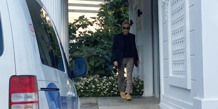 Şarkıcı Gülşen’in yargılanmasına başlanıyor