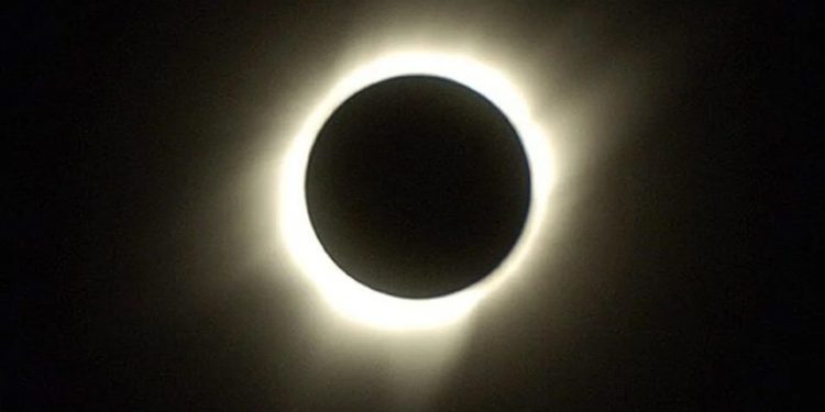 Güneş tutulması sonrası 10 kişide görme kaybı