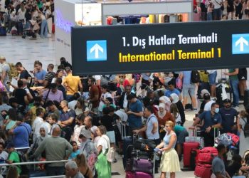 Antalya’da turist sayısı 12 milyonu aştı