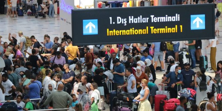 Antalya’da turist sayısı 12 milyonu aştı