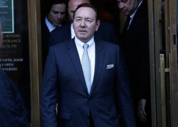 Kevin Spacey hakkındaki cinsel taciz davası düştü