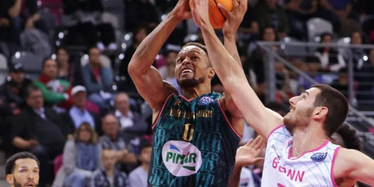 Pınar Karşıyaka ilk yenilgisini aldı