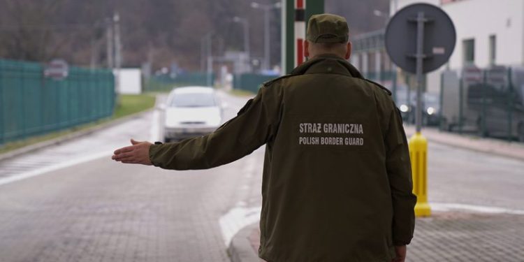 Polonya’da 7’si Türk 12 düzensiz göçmen yakalandı