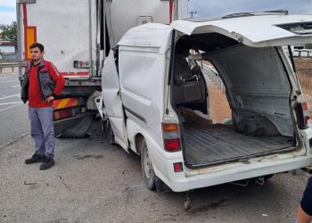 Bursa’da TIR’a çarpan aracın sürücüsü öldü