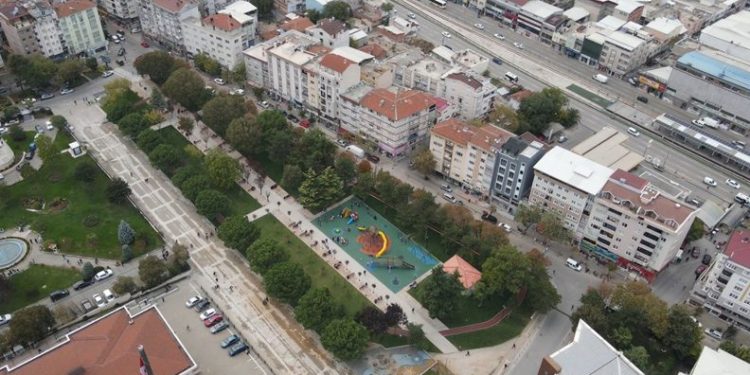 Bursa Yıldırım’ın çehresi parklarla güzelleşiyor