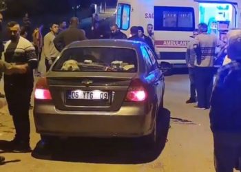 Fren yerine gaza basınca oğlunu ezdi