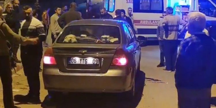 Fren yerine gaza basınca oğlunu ezdi