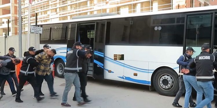 Tırları gasp eden 11 kişi tutuklandı