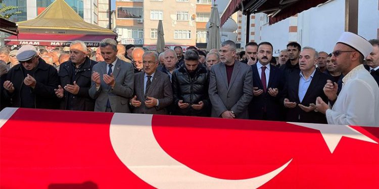 Hayatını kaybeden işçi toprağa verildi