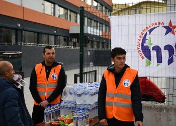 KPPS’ye girenlerin heyecanına ortak oldu