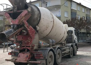 Beton mikserinin altında kalarak hayatını kaybetti