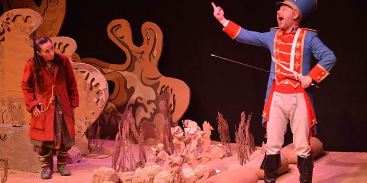 Tiyatro festivaline coşkulu veda