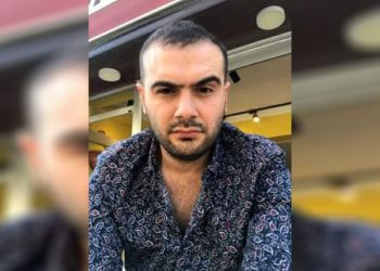 Silahla oynarken kendini vurdu