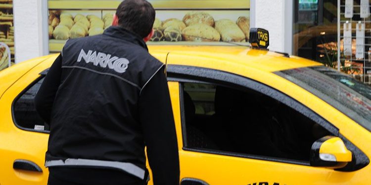 Mudanya’da polis ekipleri denetim yaptı