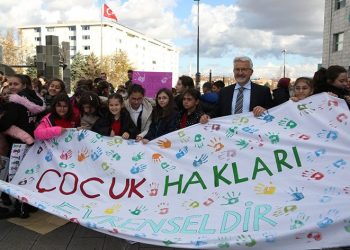Nilüferli çocuklar, hakları için yürüdü