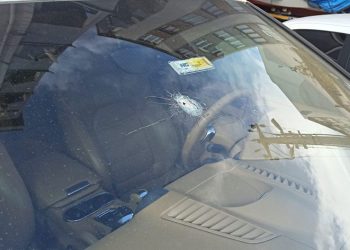 İş yerine kurşun yağdırdılar