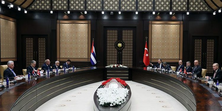 Küba ile 6 anlaşma imzalandı