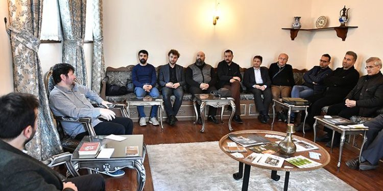 Edebiyatseverler Kedili Tekke’de Buluştu